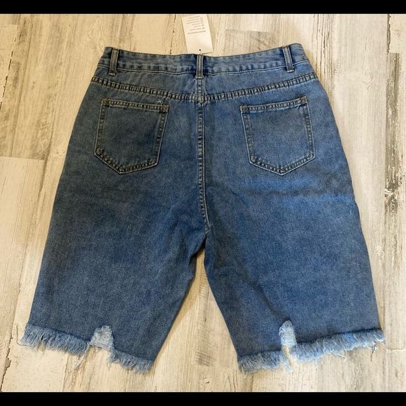 Floral Blooming Shorts - Picture 5 of 6